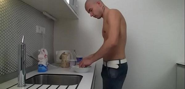  Fat babe is hot when cooking and fucking